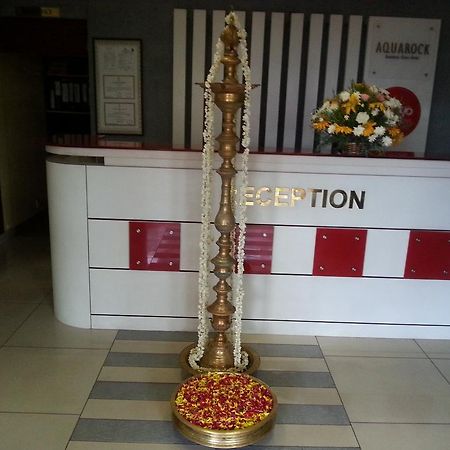 Aquarock Hotel Kazhakuttam Extérieur photo