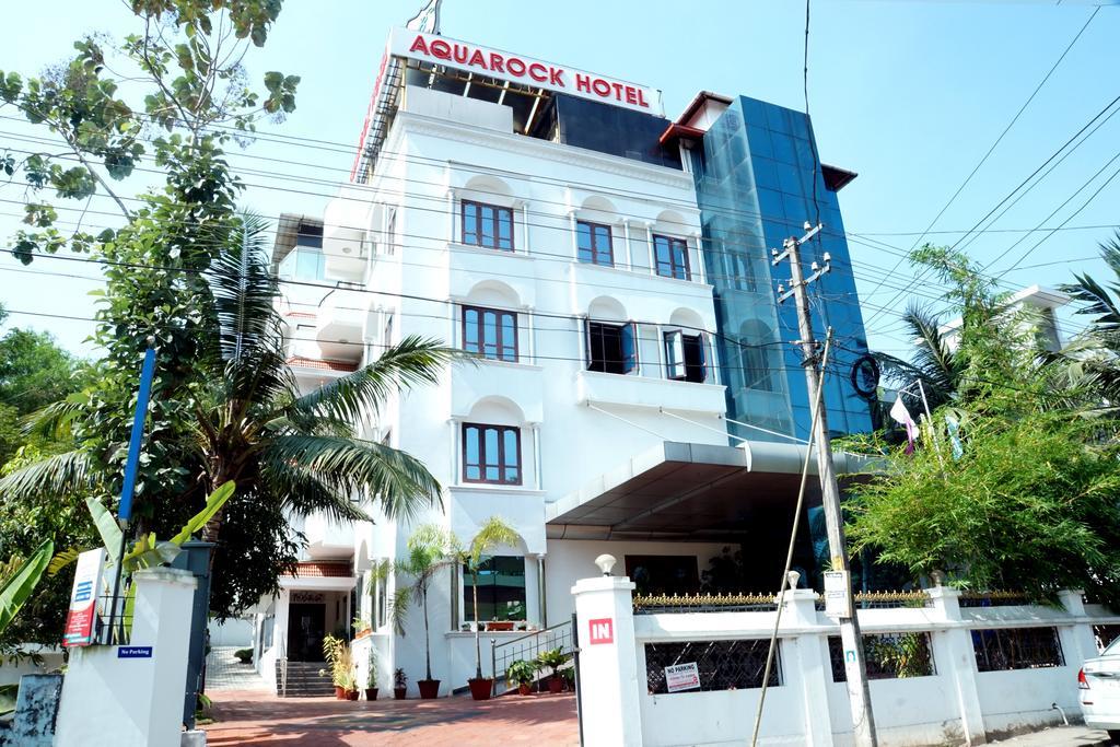 Aquarock Hotel Kazhakuttam Extérieur photo