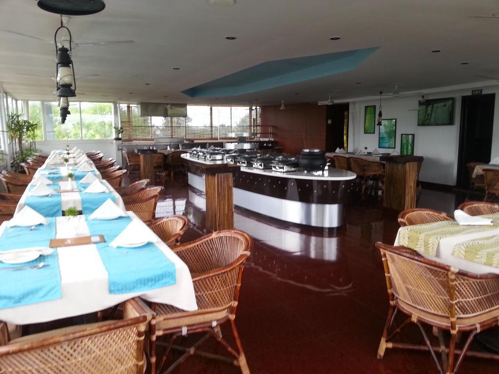 Aquarock Hotel Kazhakuttam Extérieur photo